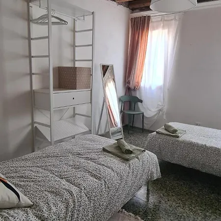 Apartment Tra Le Calli Di Ed Il Mare Di Sottomarina *